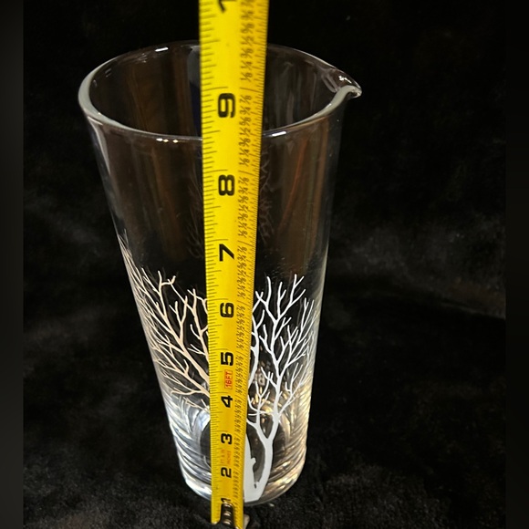 Belvedere Vodka Cocktail Mixer Glass - Picture 5 of 8